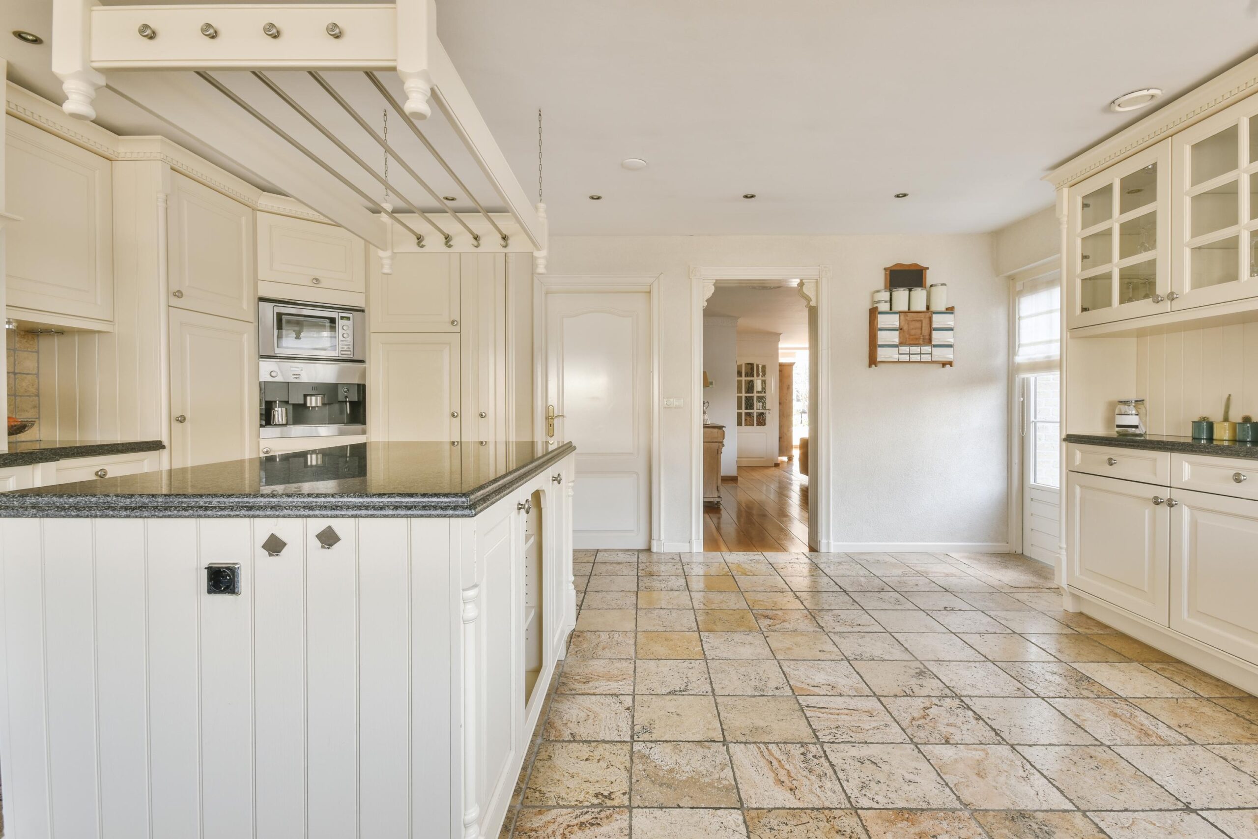 The Best Stone Flooring for Kitchens and Living Rooms