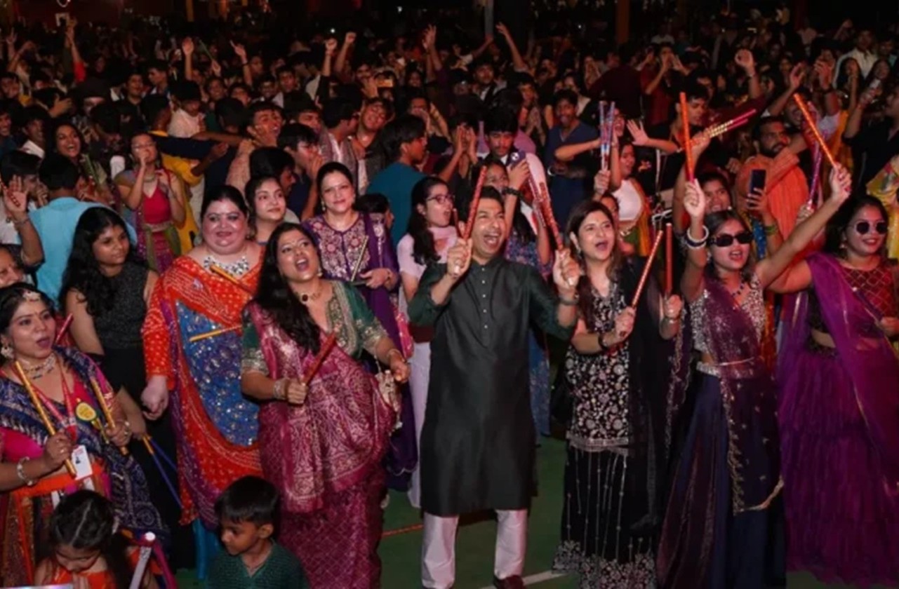 Colours-Culture-Celebration-People-Revel-In-Navratri-Festivities-GD-Goenka-Dandiya-Night-img